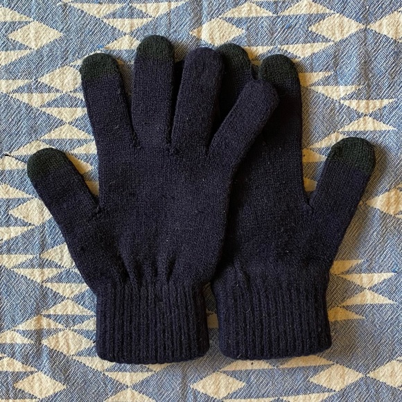 Merona Fashion Winter Hat & 2 Scarfs & Gloves 4 Piece Set - Picture 6 of 6